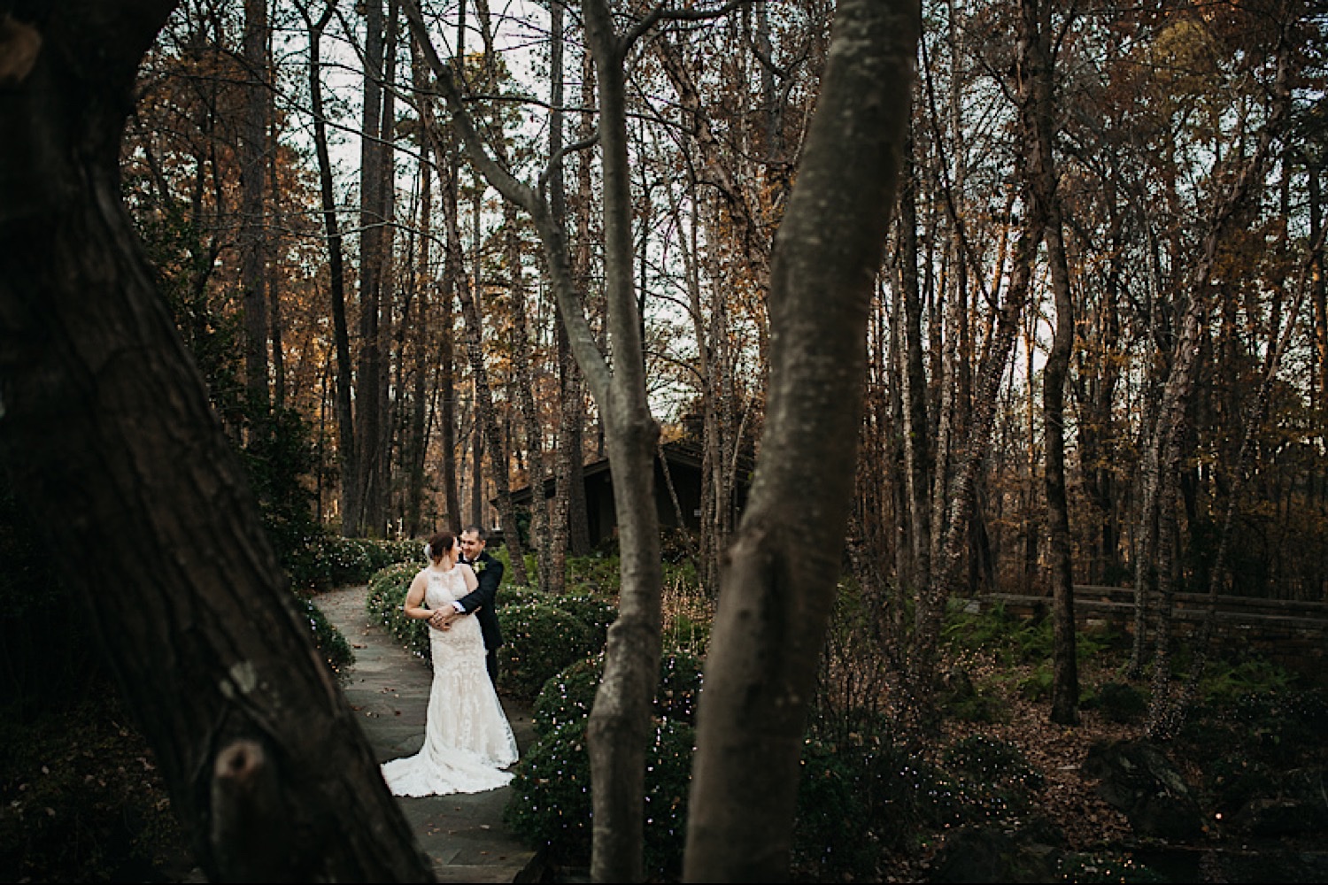 bride-and-groom-garvan-woodland-gardens